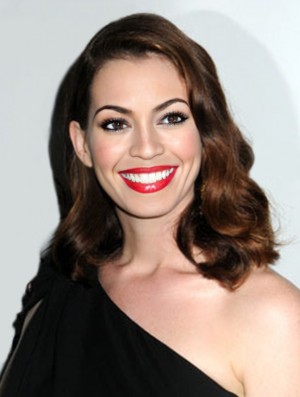 Auburn Shoulder Length Wavy Without Bangs Capless 16 inch Anne Hathaway Wigs